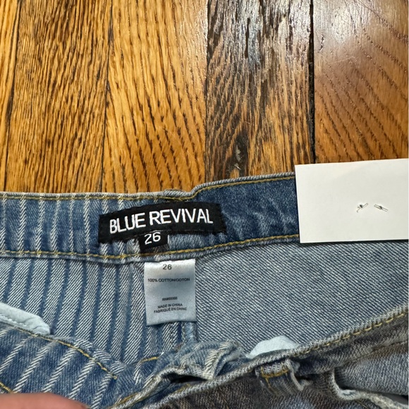 Piper On The Railroad Jeans - Picture 6 of 7